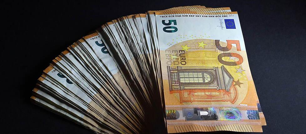 Dipendenti pubblici, in arrivo arretrati e aumenti in busta paga fino a 400 euro