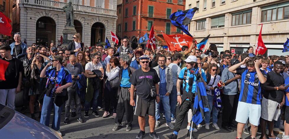 Pisa, ora tutti abbracciati alla squadra. E serve anche il figliol prodigo