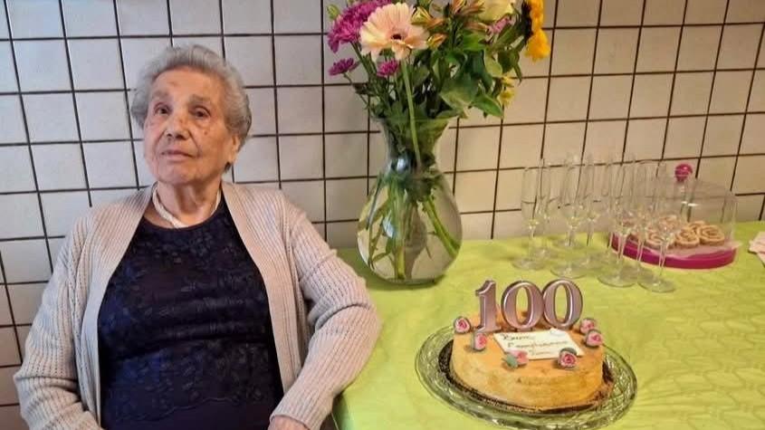 Pina, il lavoro a 15 anni e le malattie: a 100 anni sorride alla vita