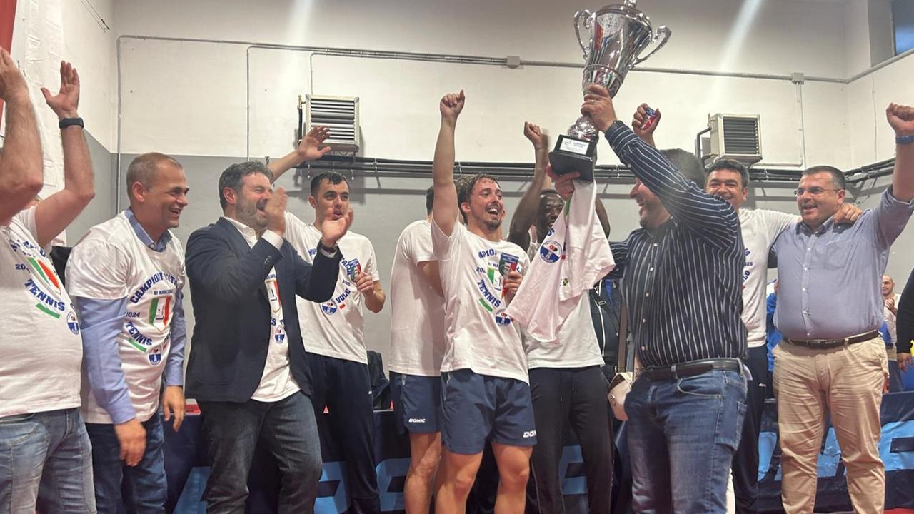 Tennistavolo, notte di festa per lo scudetto della matricola Sassari