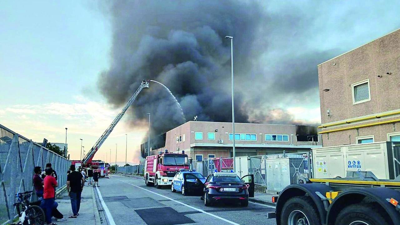 L'incendio del 15 luglio 2024 al deposito della logistica Xin Shun Da