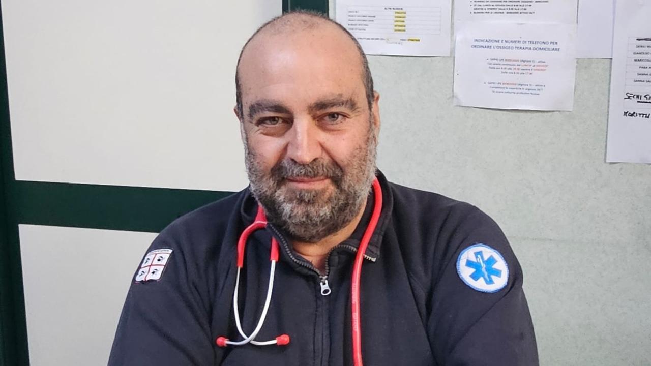 Stetoscopio e fascia tricolore: la vita in trincea del sindaco-medico