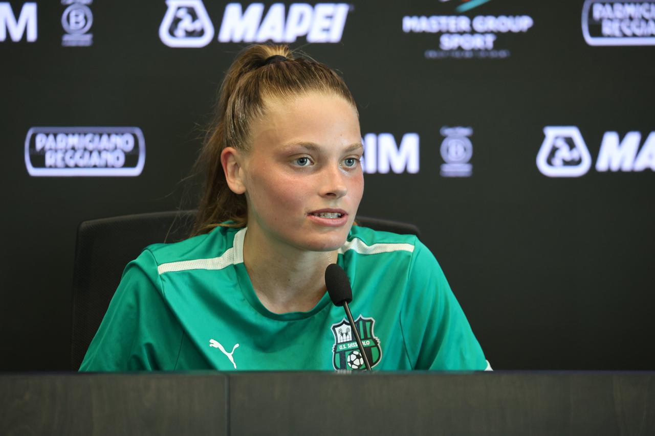 
	Emma Girotto, classe 2006, punta del Sassuolo femminile

