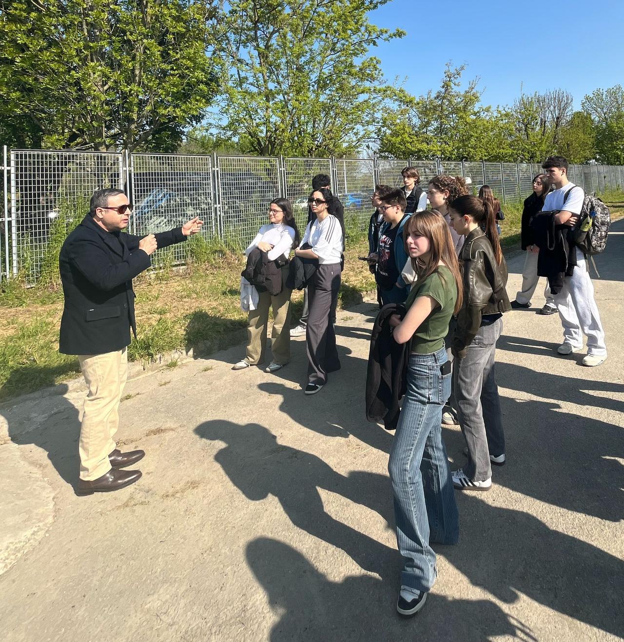 
	Un momento della visita del Sigonio al carcere Sant'Anna di Modena

