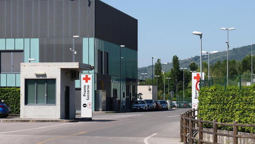 L’accesso al pronto soccorso del San Jacopo (foto Nucci)