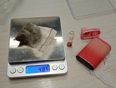 Nasconde hashish nella sigaretta elettronica. 14enne sorpresa dal cane antidroga a Ferrara