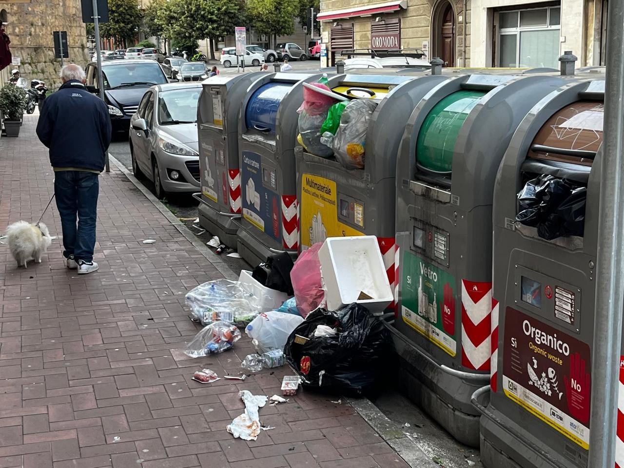 Gestione dei rifiuti e disservizi, i sindaci a confronto con Ato Sud