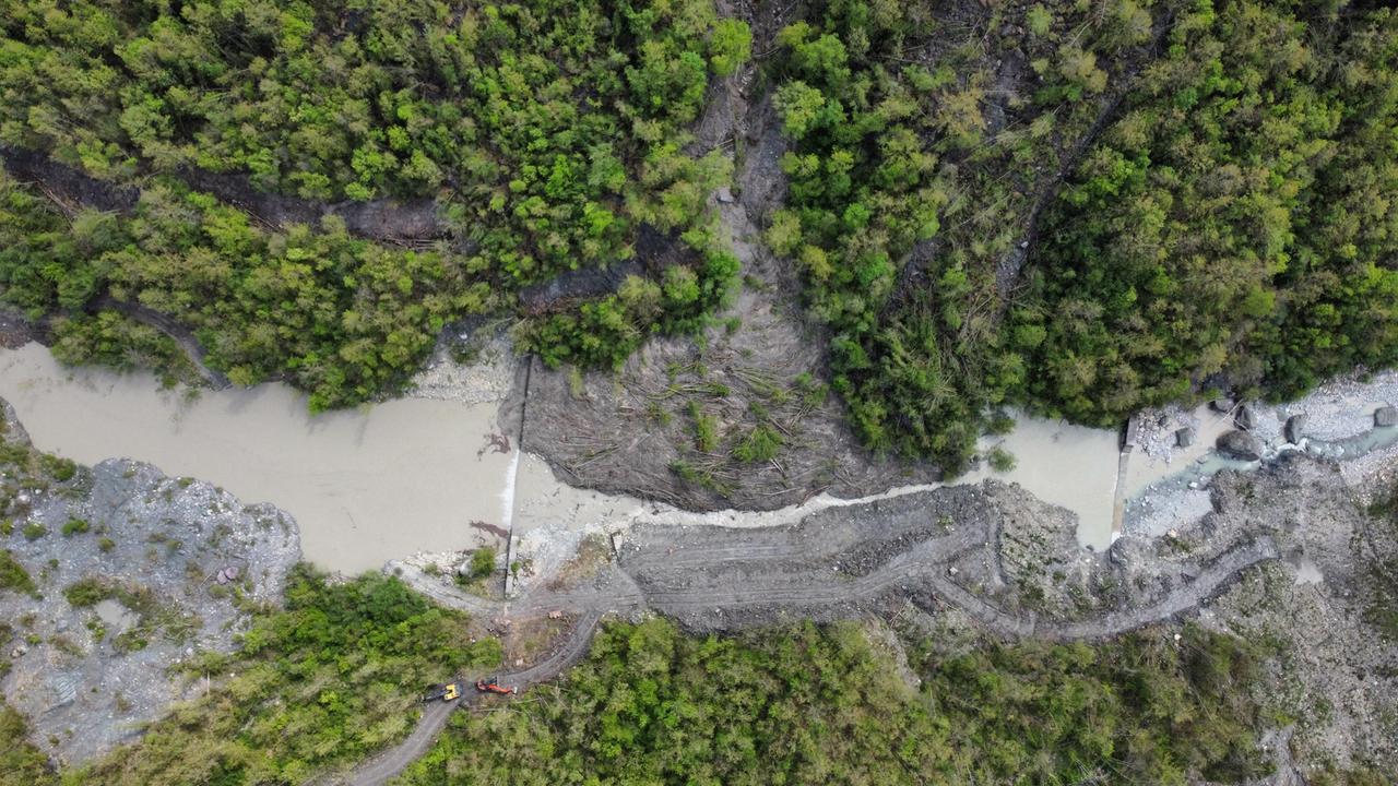 
	La colata della frana arrivata nel Dragone

