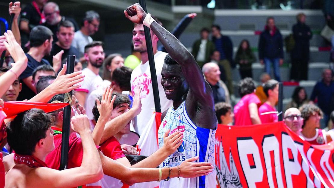 Momo Faye: «L’NBA? Ora la mia priorità è Reggio»