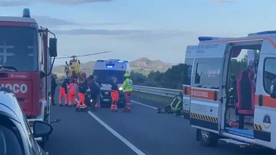 Con la moto sul guard rail: gravissimo