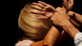 Picchia e minaccia la ex. Denunciato 20enne ferrarese che inneggiava a Turetta