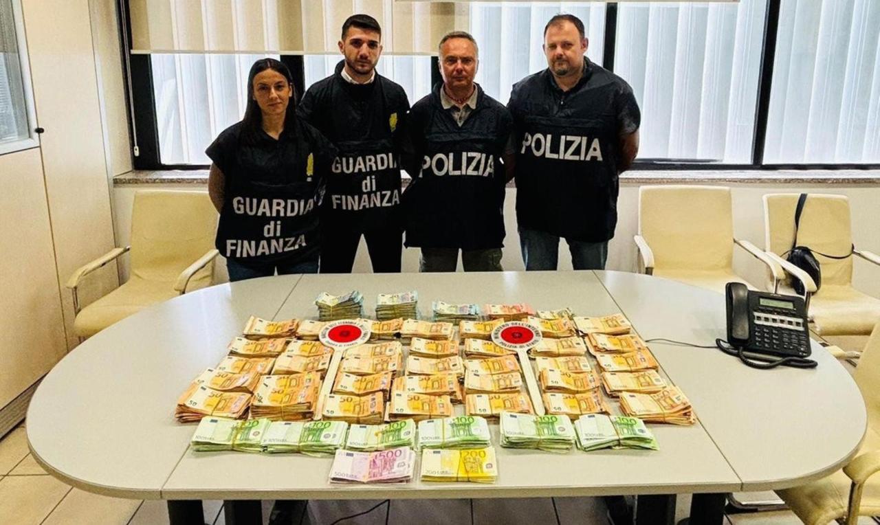 Fatture false e riciclaggio nell’edilizia, smantellata associazione a delinquere. Perquisizioni anche a Ferrara