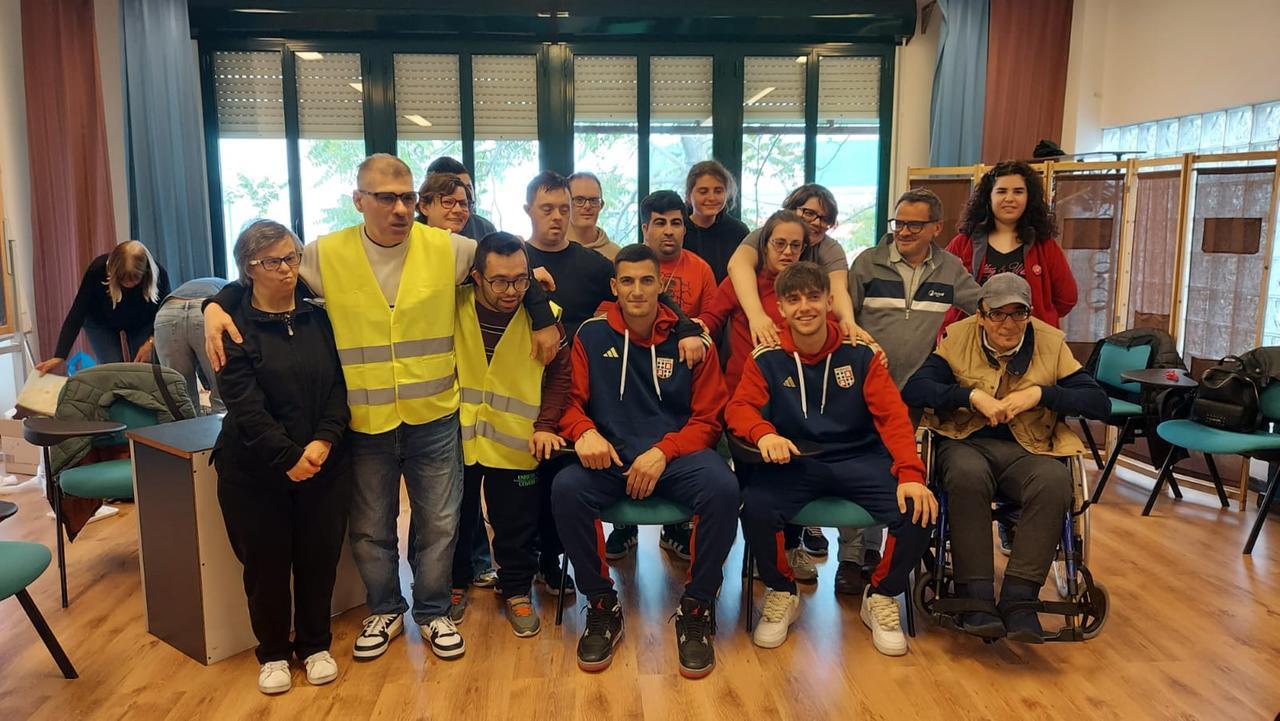 La Torres alle prove della compagnia teatrale “Up&Down”