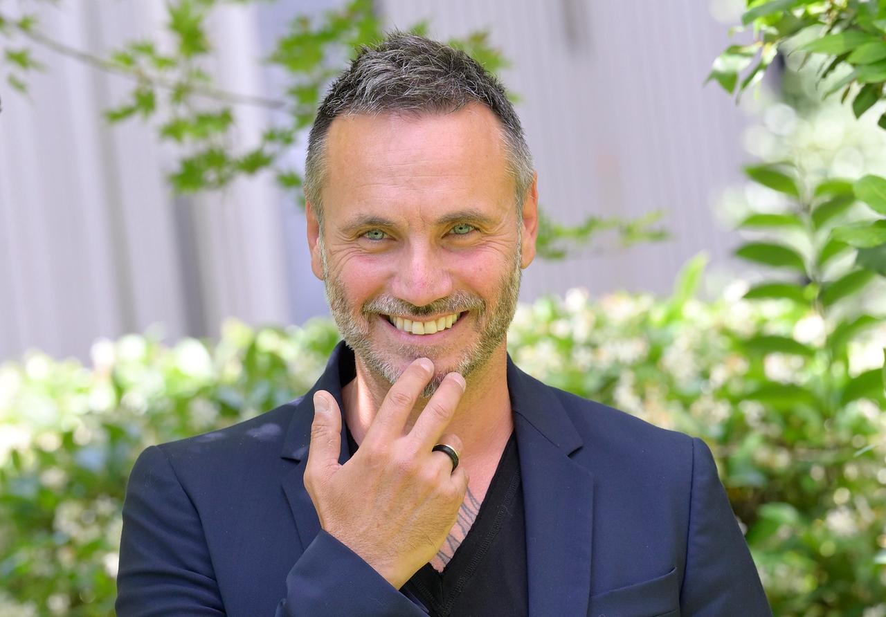 Il conduttore ÒDalla strada al palcoÓ, Nek, posano per i fotografi in occasione della presentazione dei palinsesti estivi di Raiuno. Roma, 31 maggio 2022. ANSA/CLAUDIO PERI