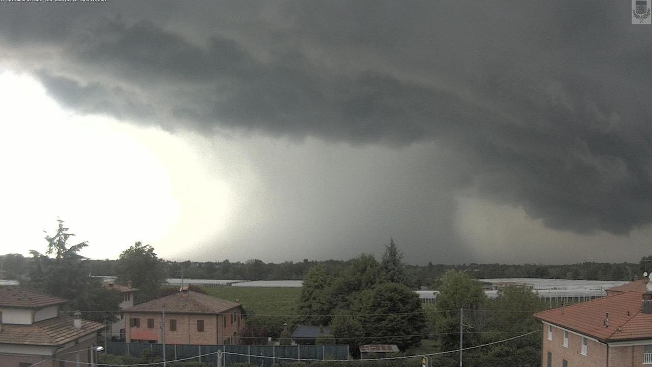 Il downburst nelle immagini webcam di Andrea Marchi