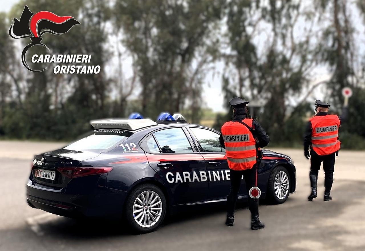 Ruba carne e vini pregiati al ristorante, denunciato dai carabinieri