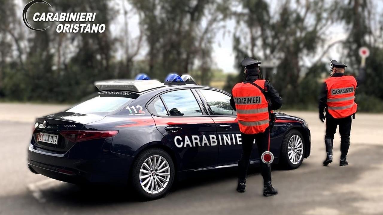 Ruba carne e vini pregiati al ristorante, denunciato dai carabinieri