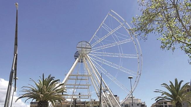 Emozioni in quota: ritorna la ruota panoramica