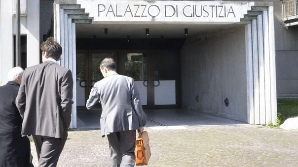 Prato, condannato a 8 anni per il tentato omicidio della moglie sotto gli occhi del figlio