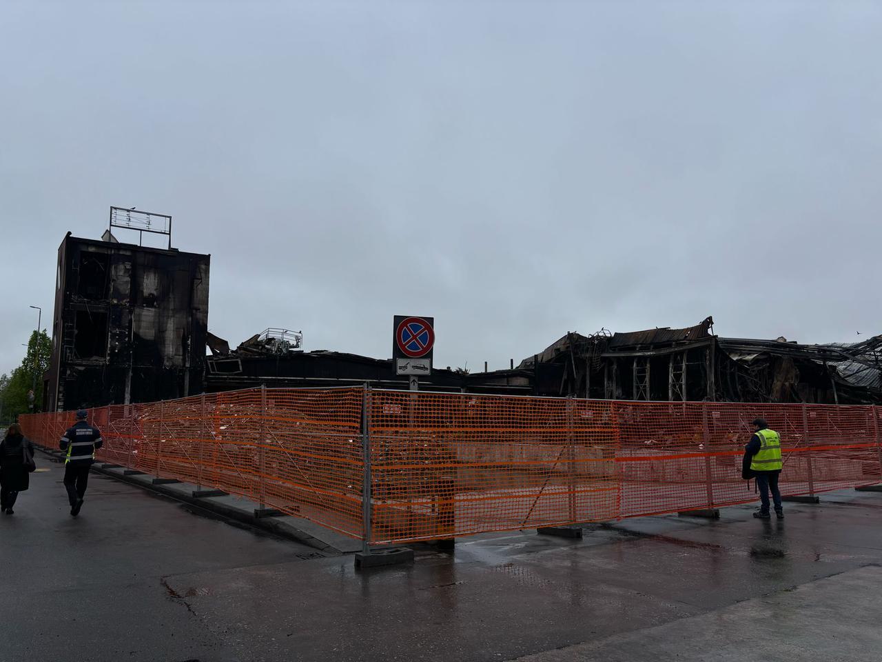 Incendio Inalca, i residenti del Tondo prigionieri dei miasmi: la carne marcia è ancora lì