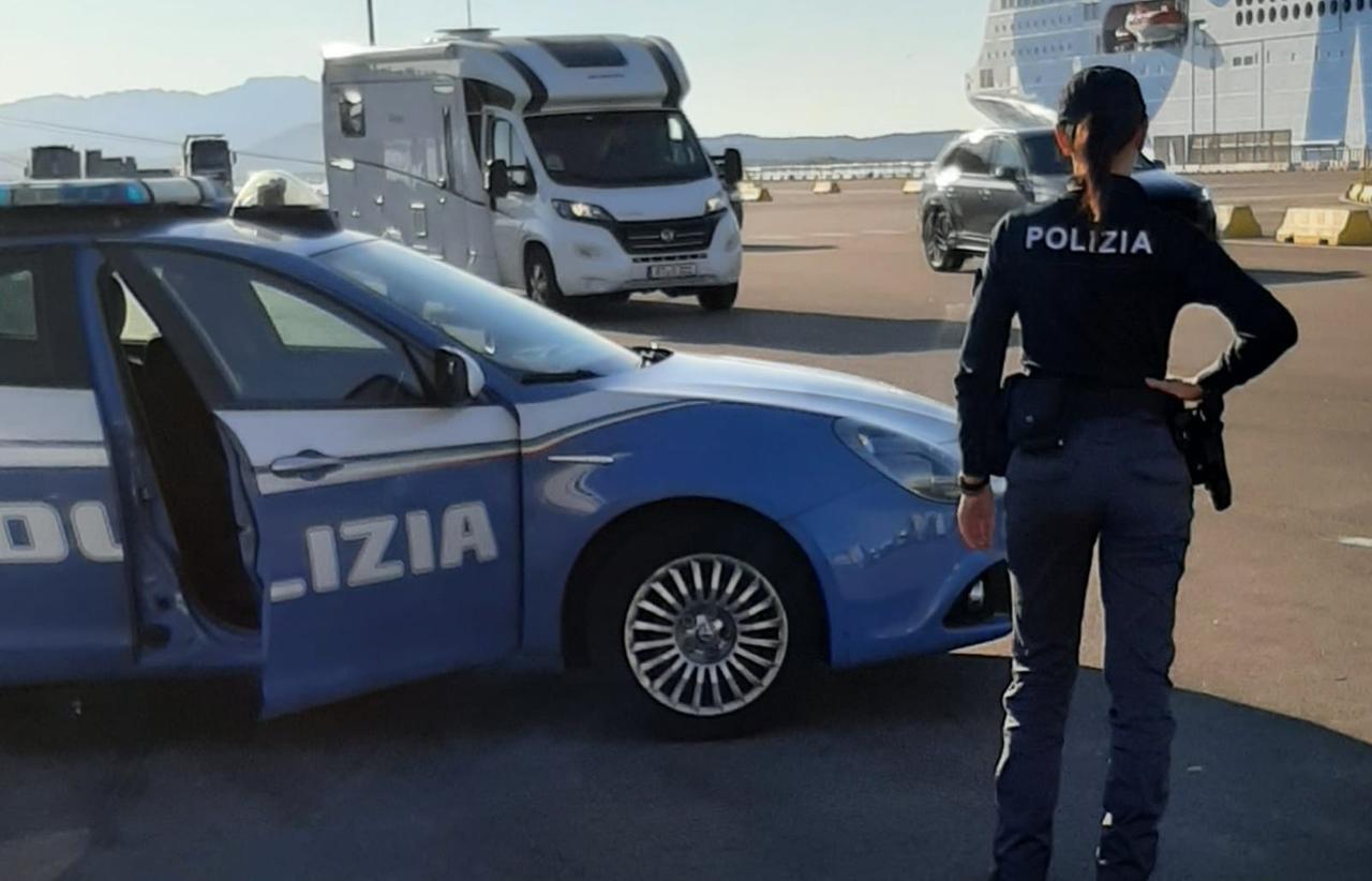 Si masturba sulla nave da crociera davanti alle adolescenti: bloccato a Olbia