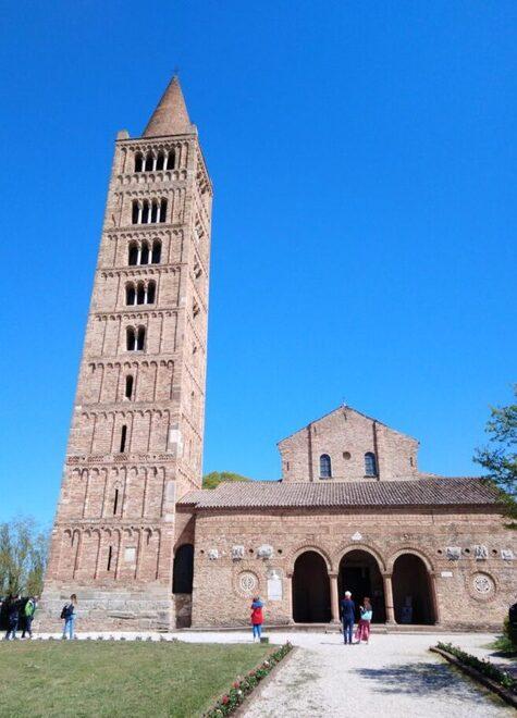 Pomposa, arrivano all’Abbazia ma il museo è chiuso. Non c’è il personale<br type="_moz" />
