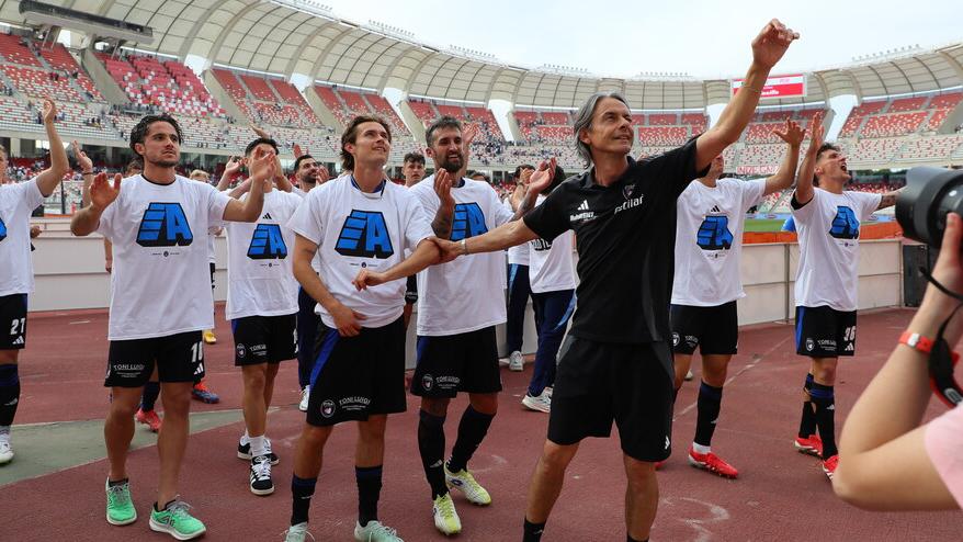 Pisa, ecco la festa promozione: coppa all’Arena, poi giro in bus