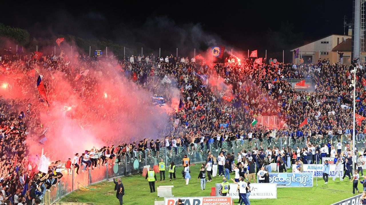 C'è la festa del Pisa, la Notte Rosa viene spostata. Confcommercio: «Scelta inaccettabile»