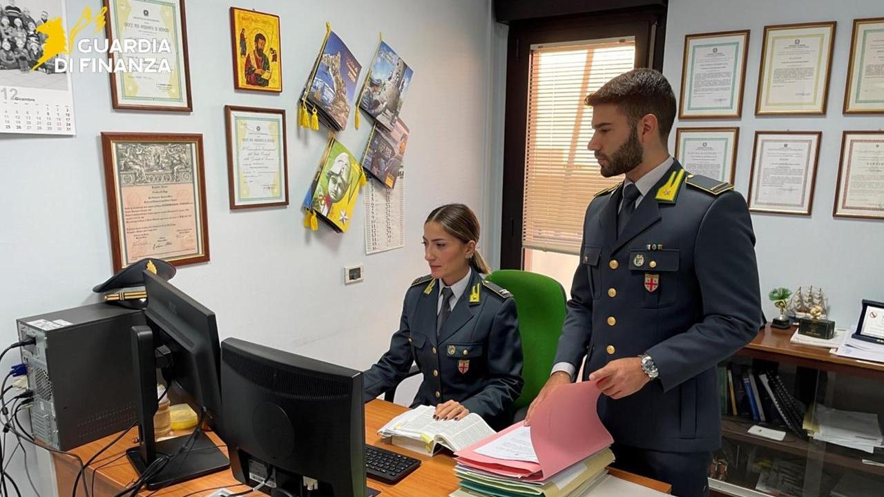 Truffe sulle energie rinnovabili, sequestrati 900mila euro