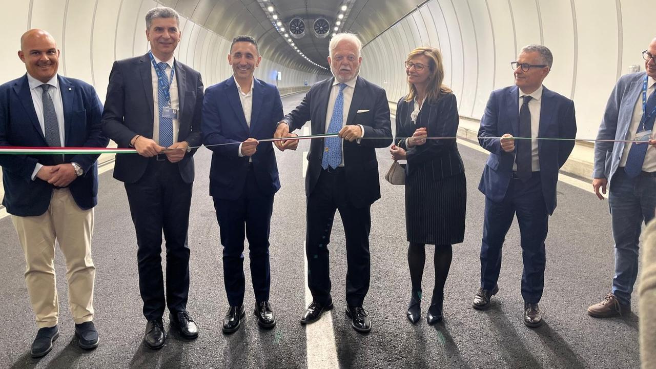 Taglio del nastro sulla 131 dcn: riapre la galleria di S’Iscala