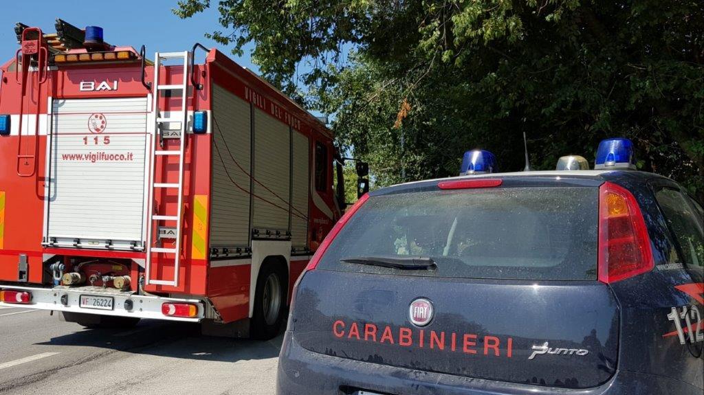 Sul posto carabinieri e vigili del fuoco