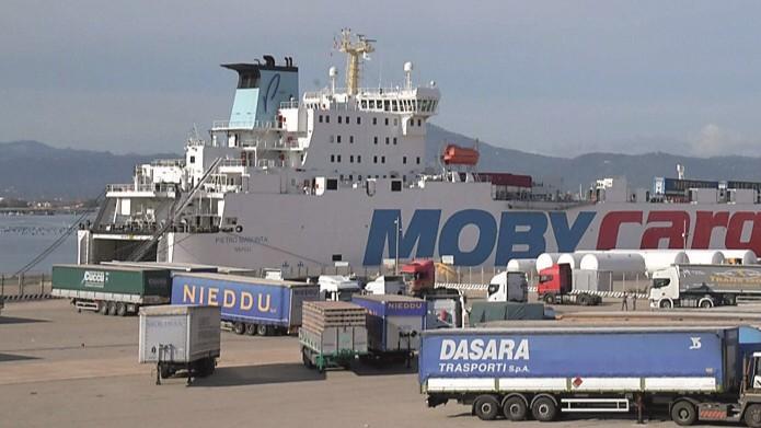 Tasse alle navi per le emissioni di Co2: «Ma i rincari delle compagnie sono un salasso per i sardi»