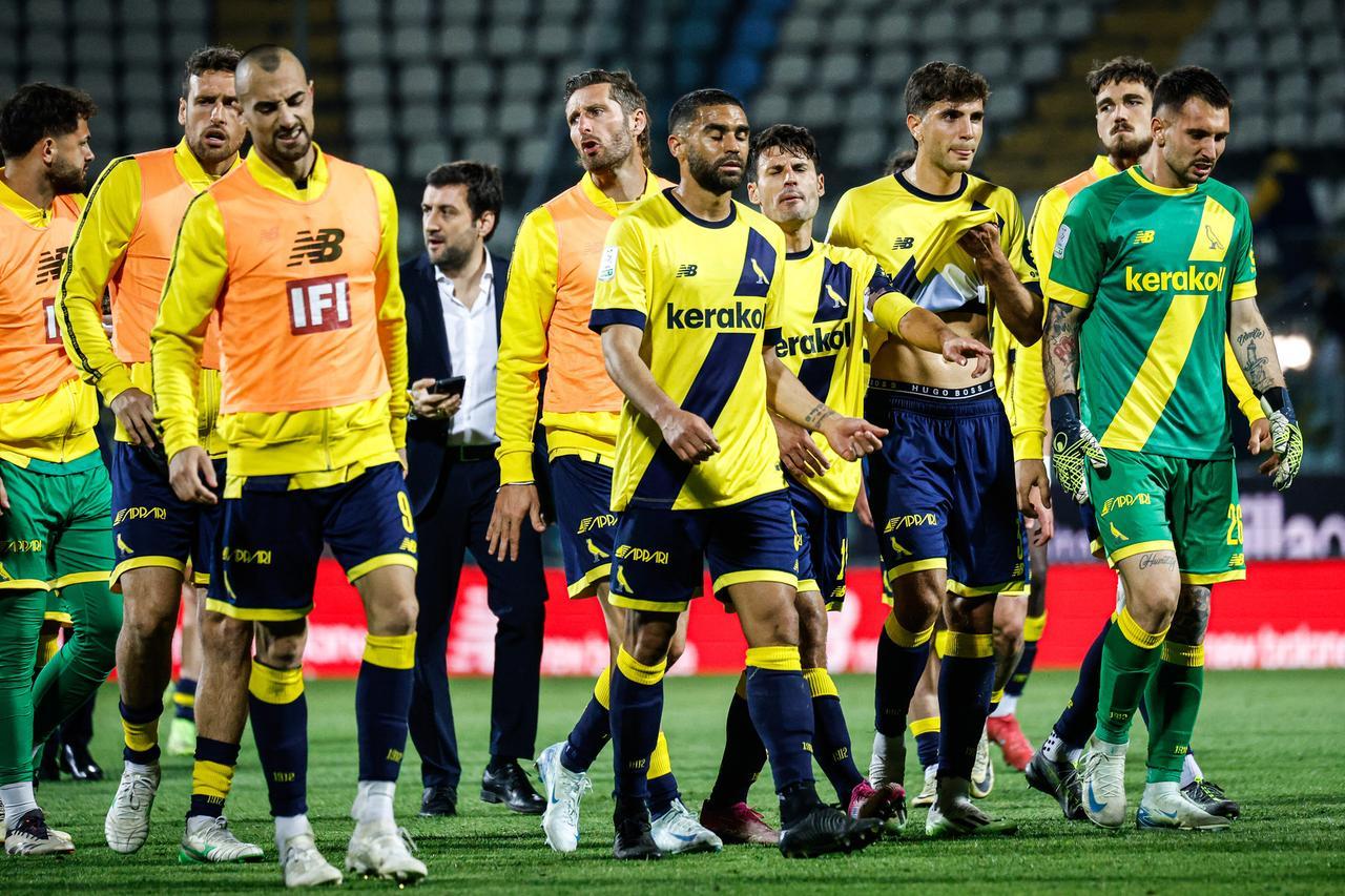 
	I gialli a fine partita

