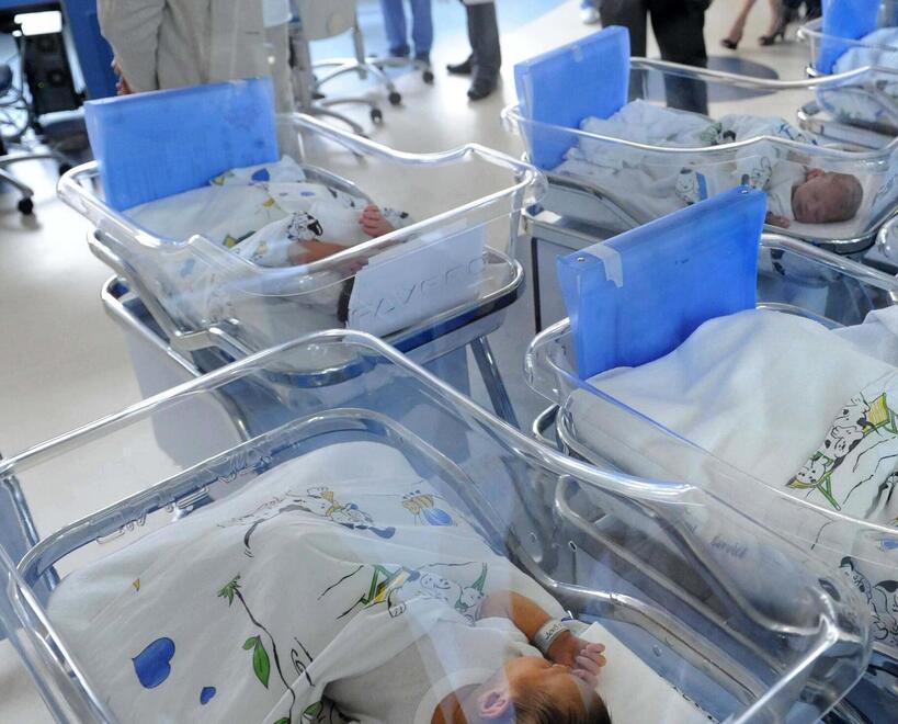 Lucca, partorisce e il Tribunale le toglie la figlia