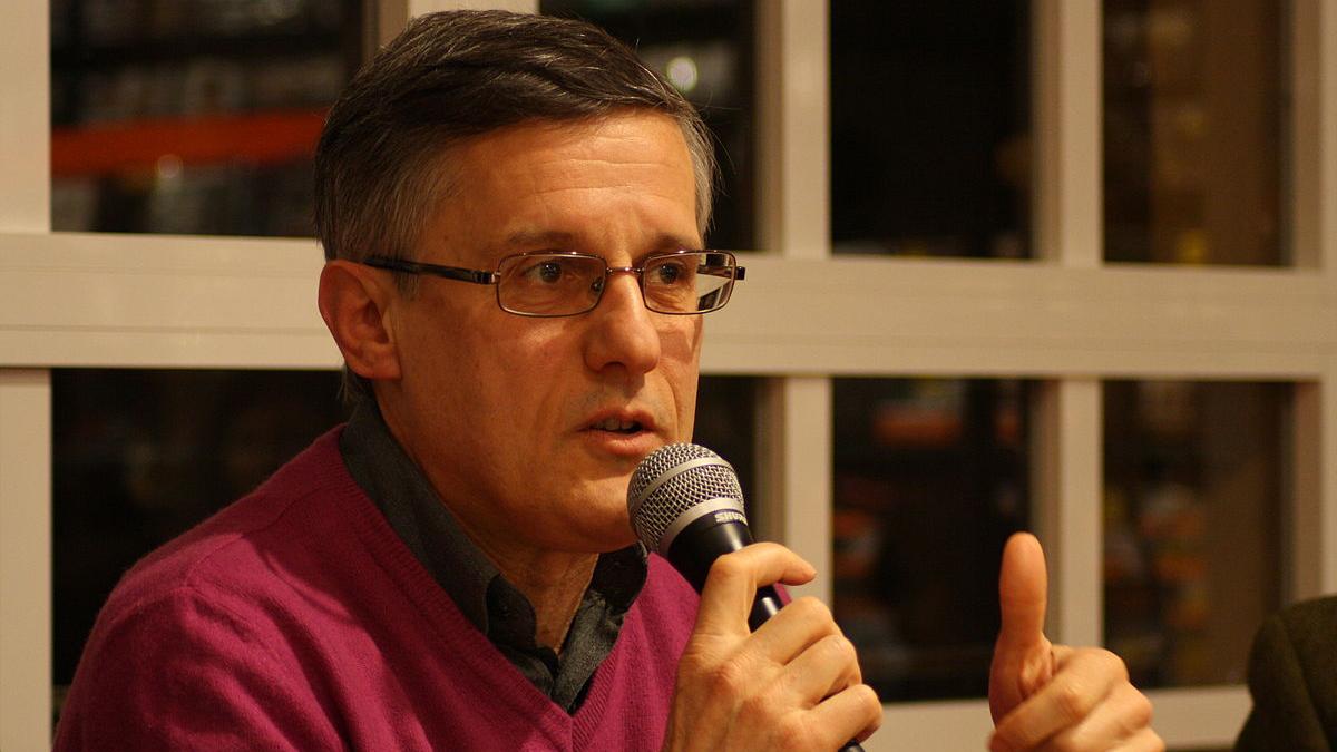 Valerio Varesi a Casina presenza i suoi ultimi lavori