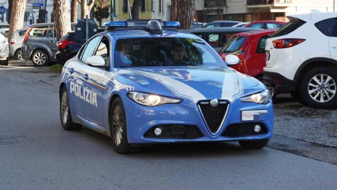 Un'auto della polizia (foto d'archivio)