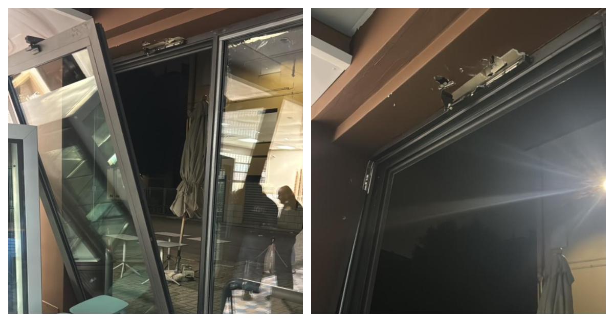 
	La porta a vetri di Bloom forzata

