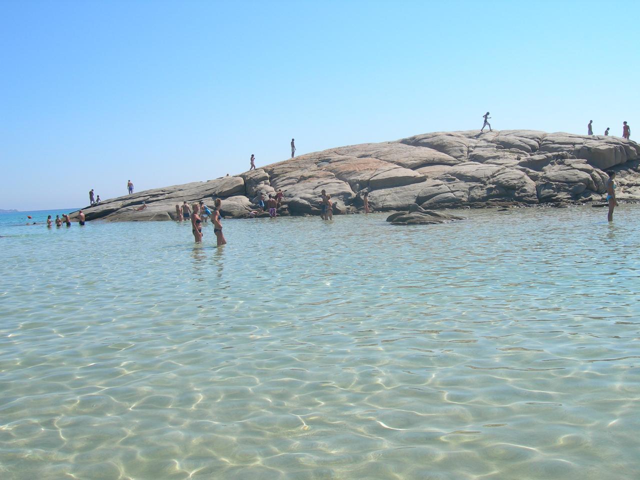 Muravera, retromarcia del Comune: nessun numero chiuso in spiaggia