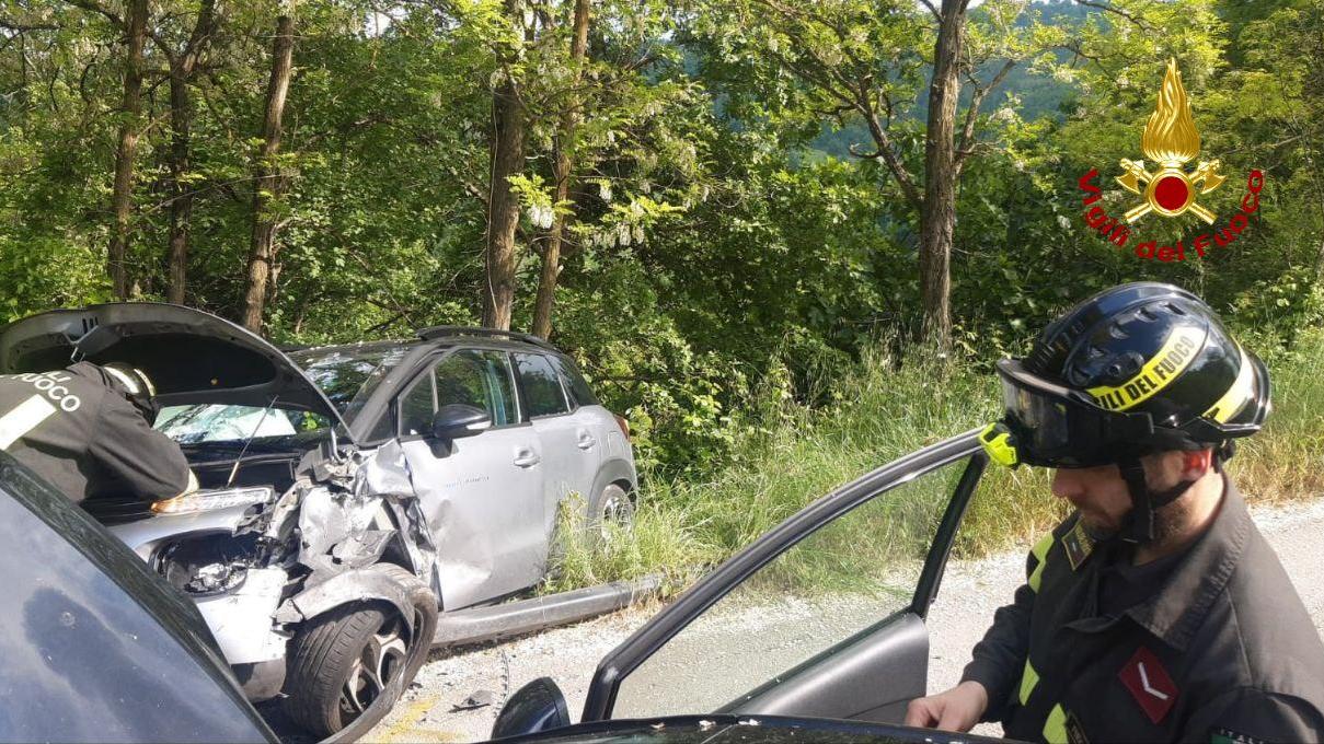 Incidente frontale a Sordiglio: tre feriti