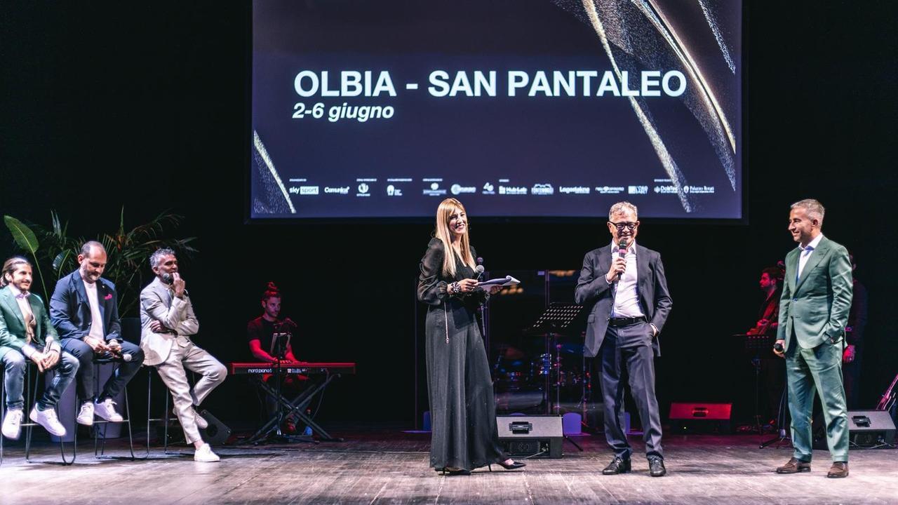 Il sindaco Nizzi e l'assessore Balata alla presentazione a Fano