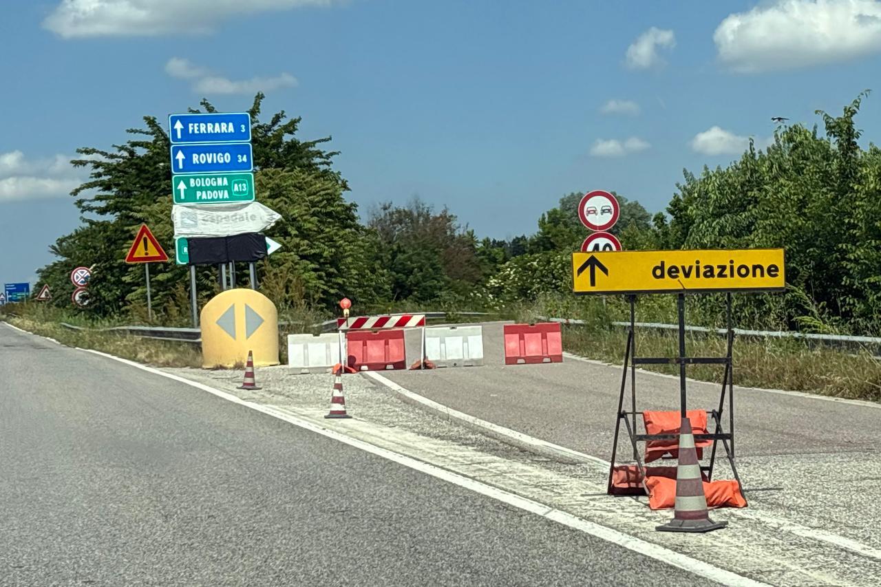 Lavori sulla superstrada Ferrara-mare: chiusa corsia e rampa