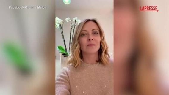 Festa della mamma, Giorgia Meloni: «Tra mille difficoltà riusciamo a mettere insieme famiglia, vita e lavoro»