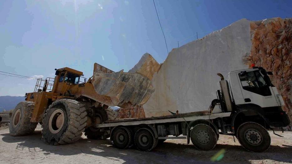 Marmo, industriali divisi sulla presidenza: i big vogliono un ex super manager al timone ma c’è un problema