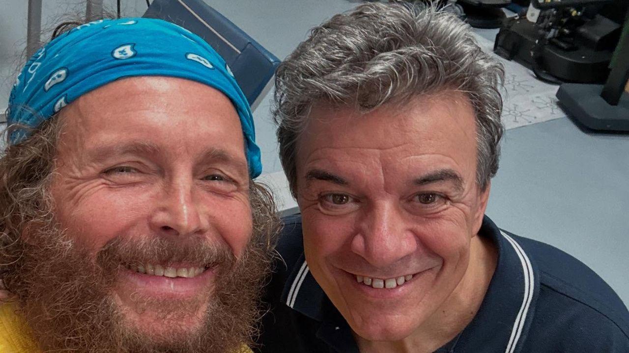 Qui in una foto con Jovanotti (dal profilo Facebook del cantante)