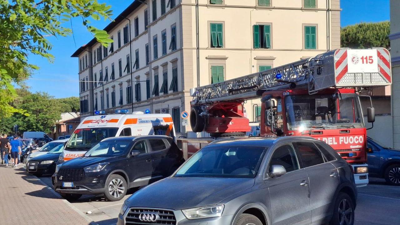 I mezzi di soccorso in via Ferrer a Piombino