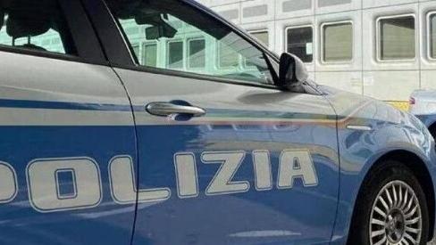 Lo massacra di botte per rubargli la bici