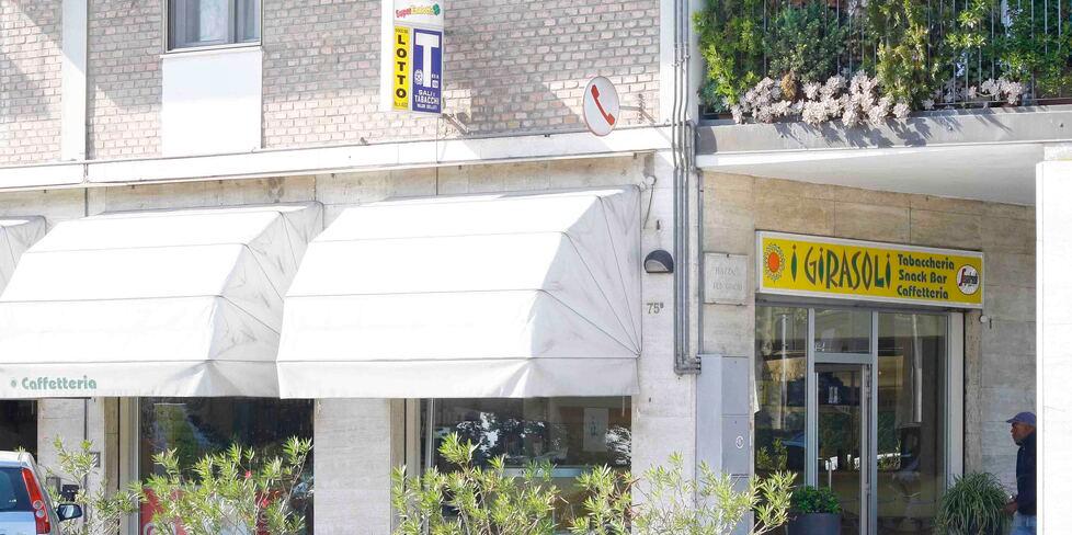  Razzia ai Girasoli di Ferrara: rubate sigarette per 30mila euro