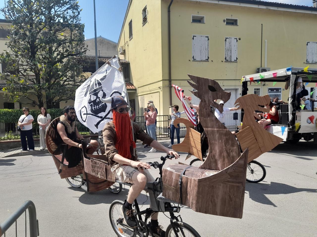 
	I vichinghi "invadono" le strade di Soliera per la Balorda

