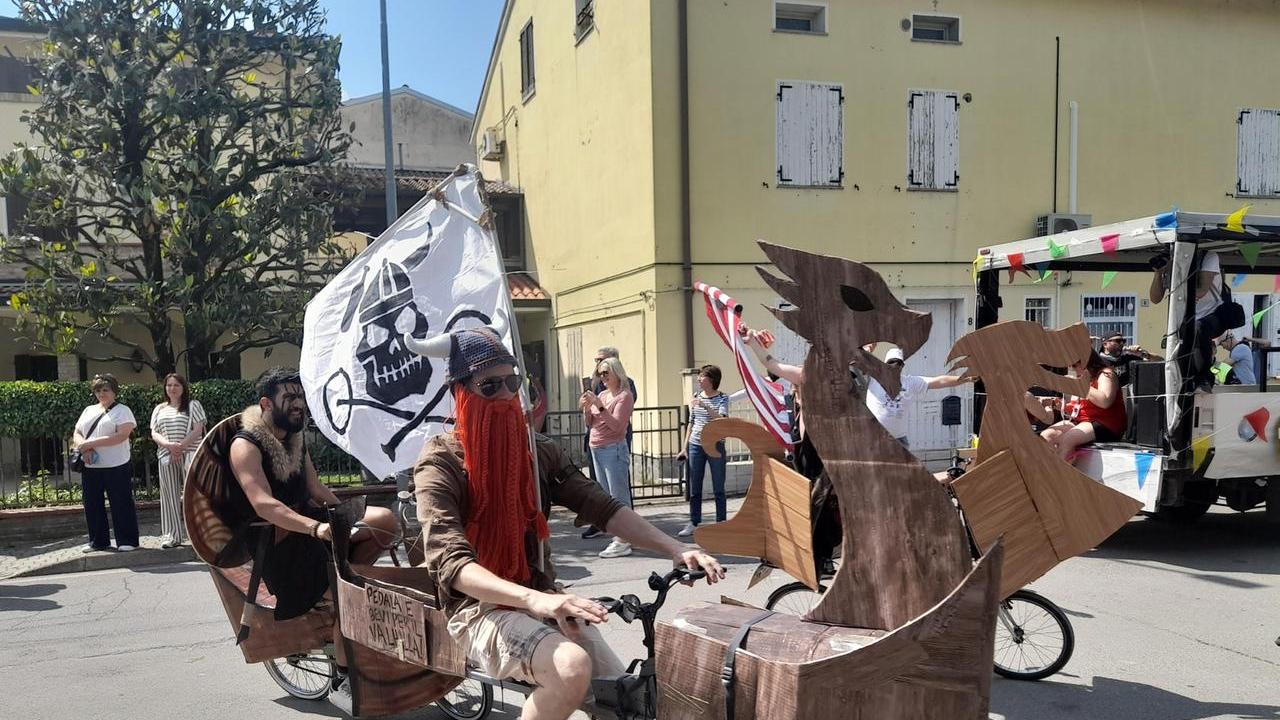 I vichinghi "invadono" le strade di Soliera per la Balorda