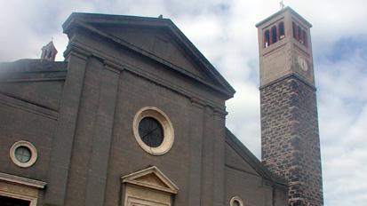 Furto durante la messa della Prima comunione: rubano la busta con le offerte dei bimbi